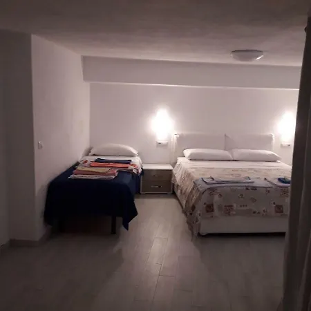 Casal San Domenico アパートホテル